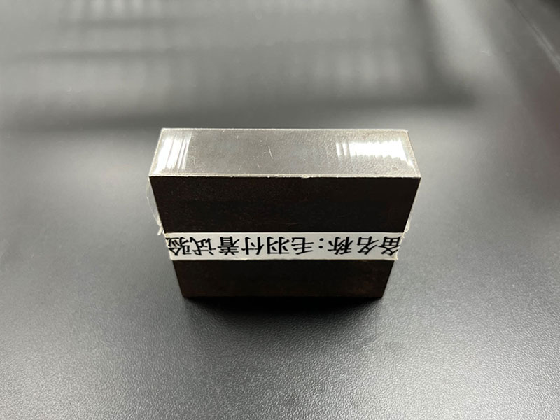 膠帶貼在重錘的狀態